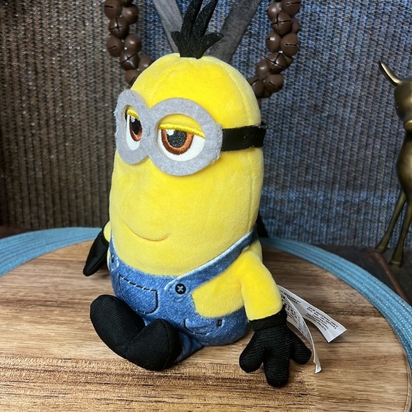 ✨Minions The Rise of Gru- Bean Plush Illumination Presents ✨ Buttery soft - Picture 3 of 12